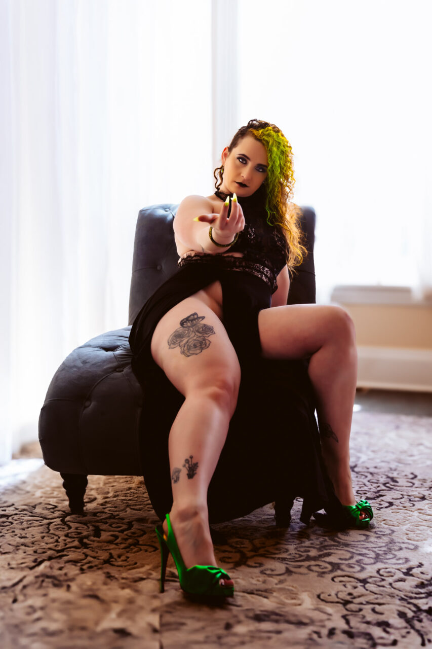 empowered-curves-photo-session-everett-wa